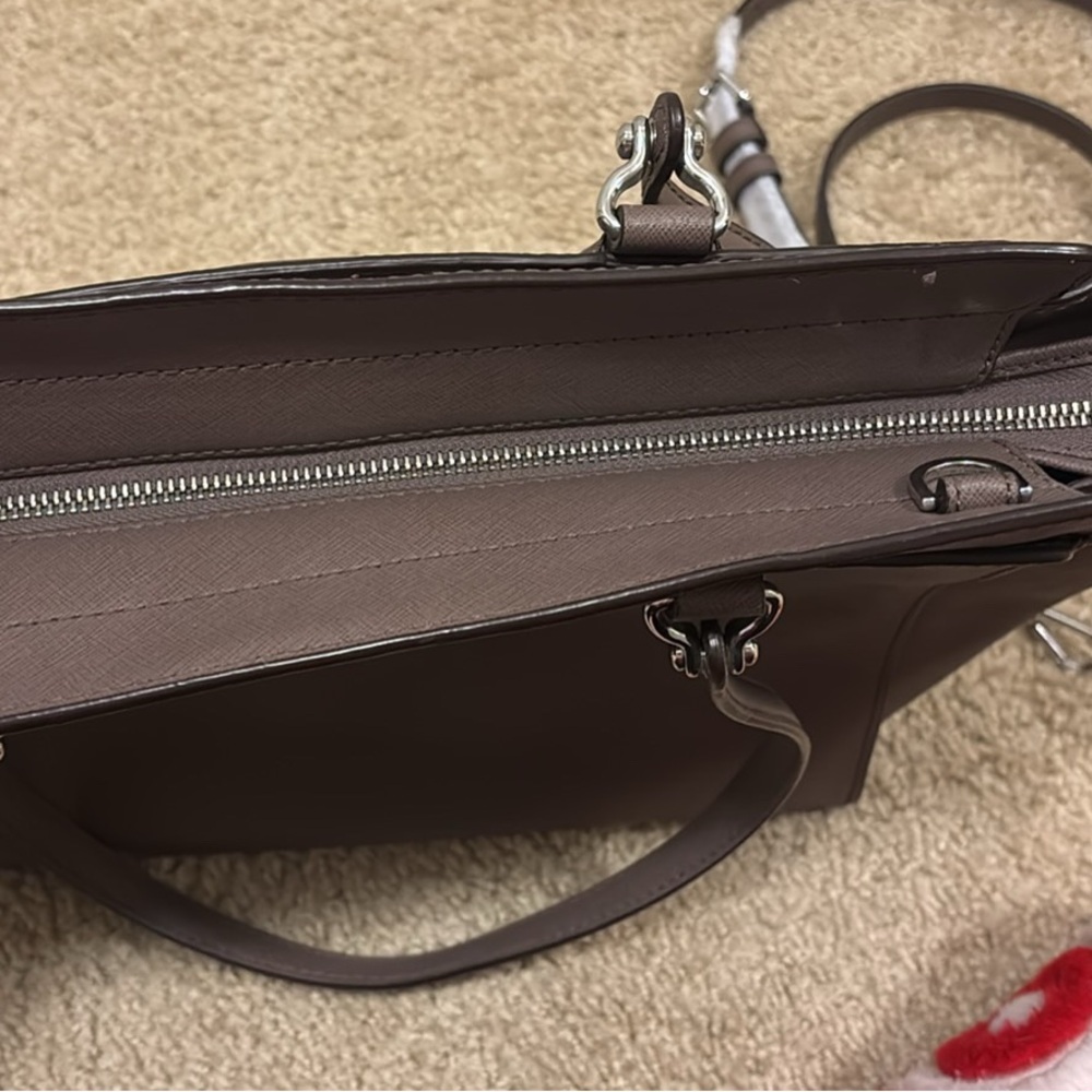 Authentic Michael Kors Handbag - Picture 8 of 9